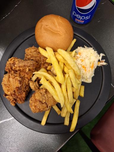 عکس پیتزا توکا