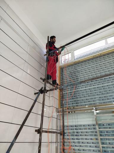 عکس خدمات کامپیوتری پیکسل