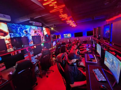 شهربازی واقعیت مجازی آدرینا