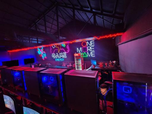 شهربازی واقعیت مجازی آدرینا