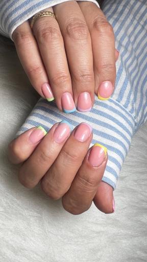 عکس کاشت ناخن ریحانه