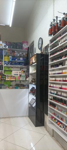 عکس آرایشی بانوی رنگی