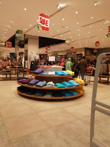 عکس فروشگاه لباس وی کِی