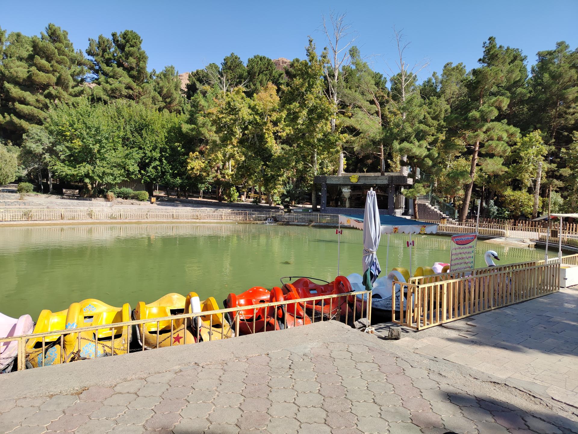 عکس دریاچه پارک بلوار