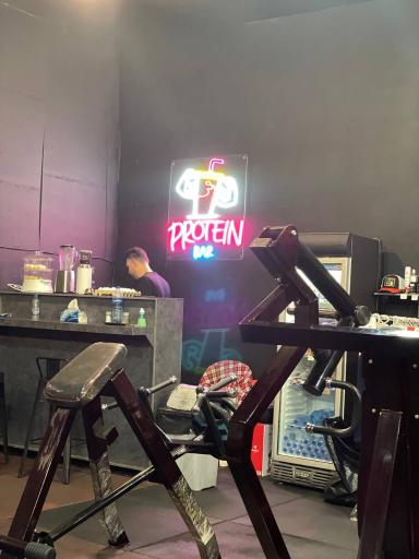 عکس باشگاه بدنسازی پوریا