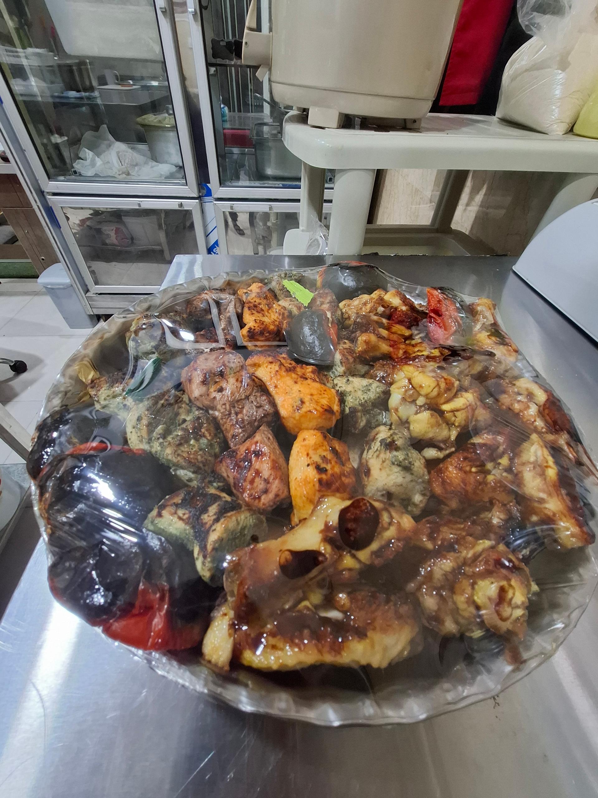 عکس چلو کبابی همه چی کباب