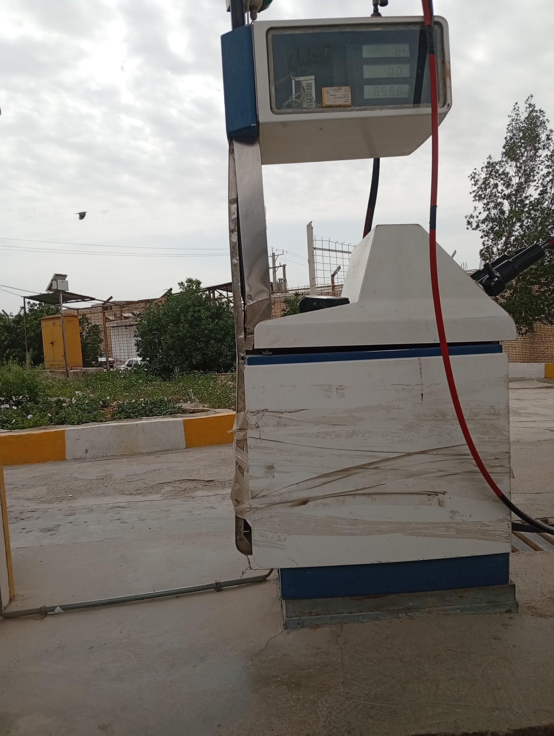عکس پمپ بنزین توکلی