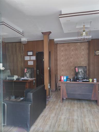 عکس مشاور املاک میلاد