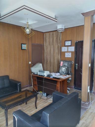 عکس مشاور املاک میلاد