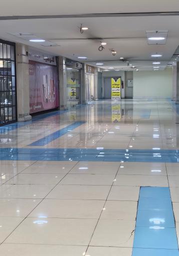 عکس مرکز خرید مگامال