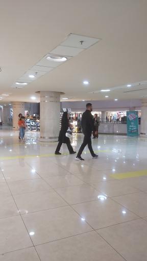 عکس مرکز خرید مگامال