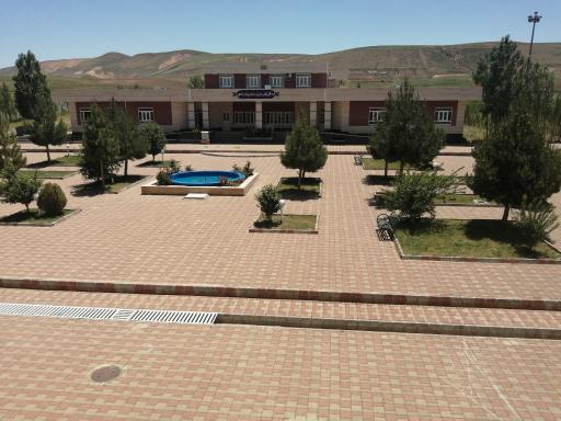 عکس دانشگاه آزاد اسلامی واحد هریس