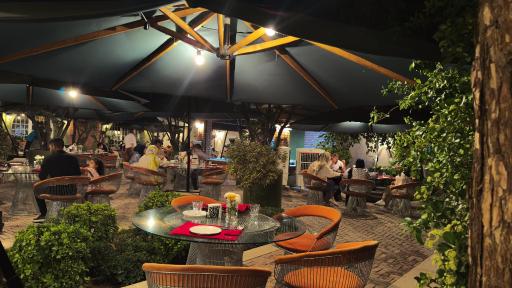 عکس باغ رستوران میثم خان