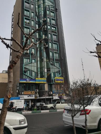 دکتر عامری جراح و فوق تخصص چشم 