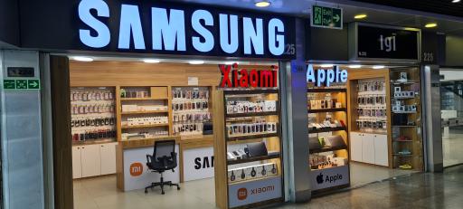 عکس فروشگاه و خدمات موبایل آوا