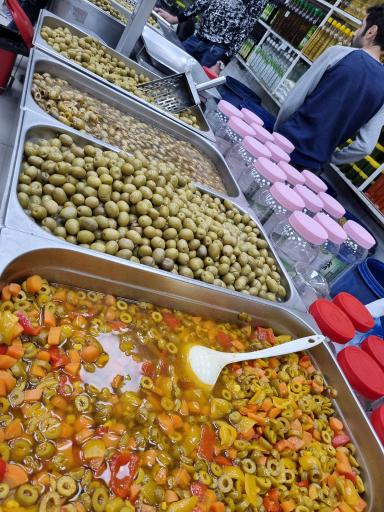 عکس زیتون حاج صفری و پسران