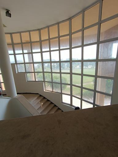 عکس دانشکده ادبیات و علوم انسانی