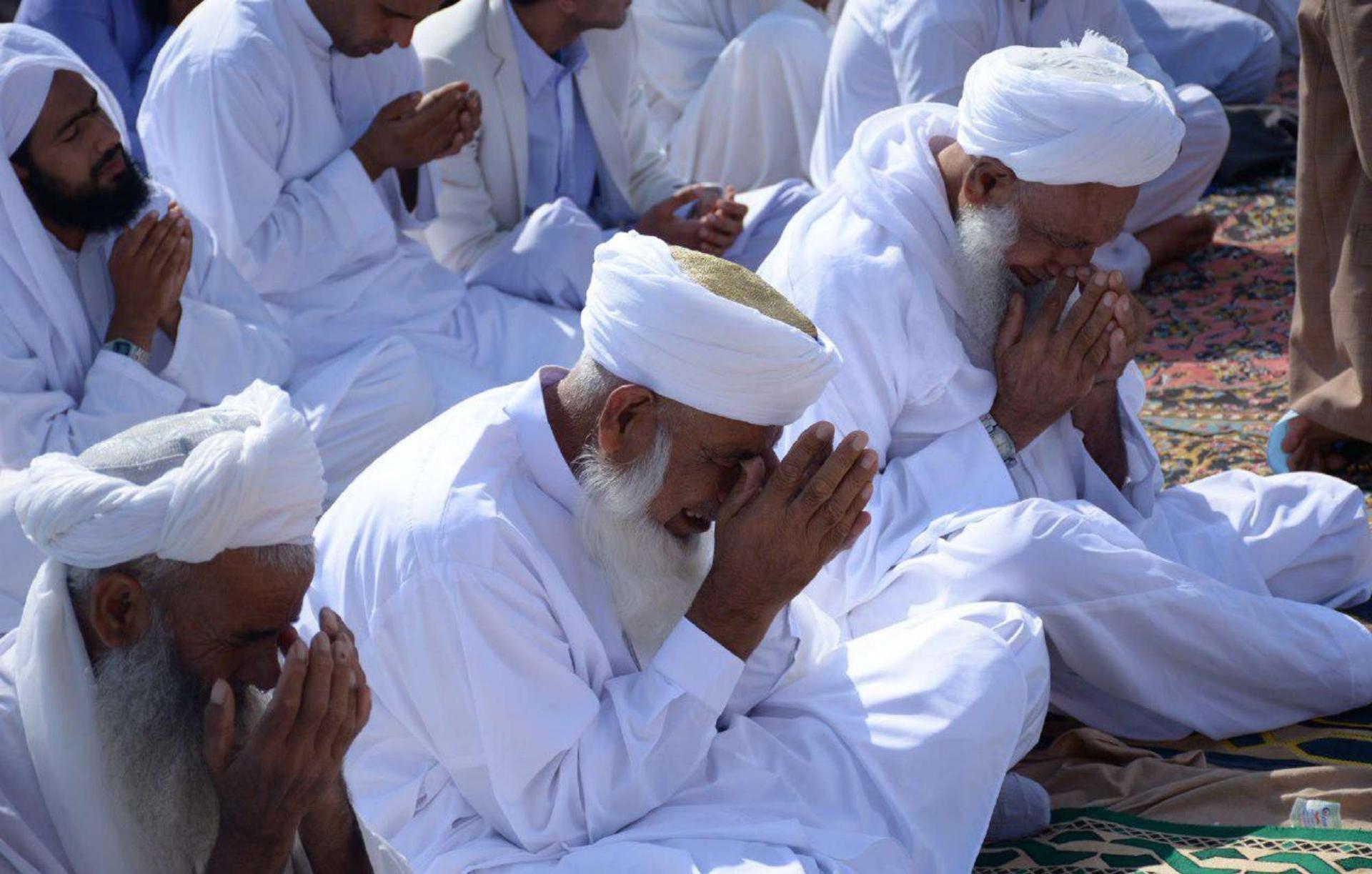 عکس عیدگاه اهل‌ سنت آزادشهر 