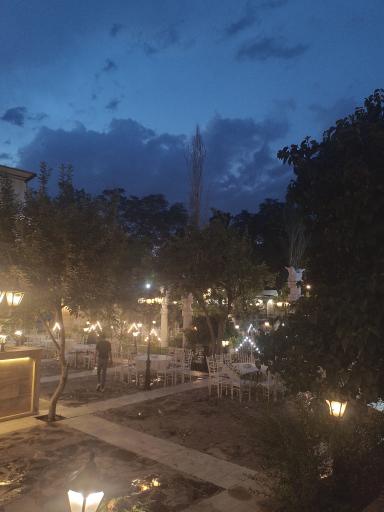 تالار و باغسرای قصر ترنم