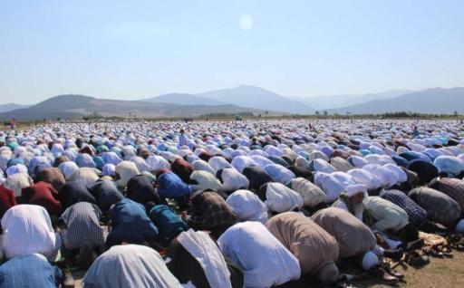 عکس عیدگاه اهل‌ سنت آزادشهر 