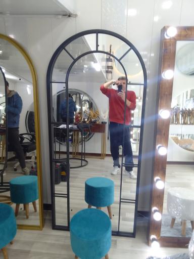 عکس شیشه و آینه فیروزی