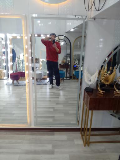 عکس شیشه و آینه فیروزی