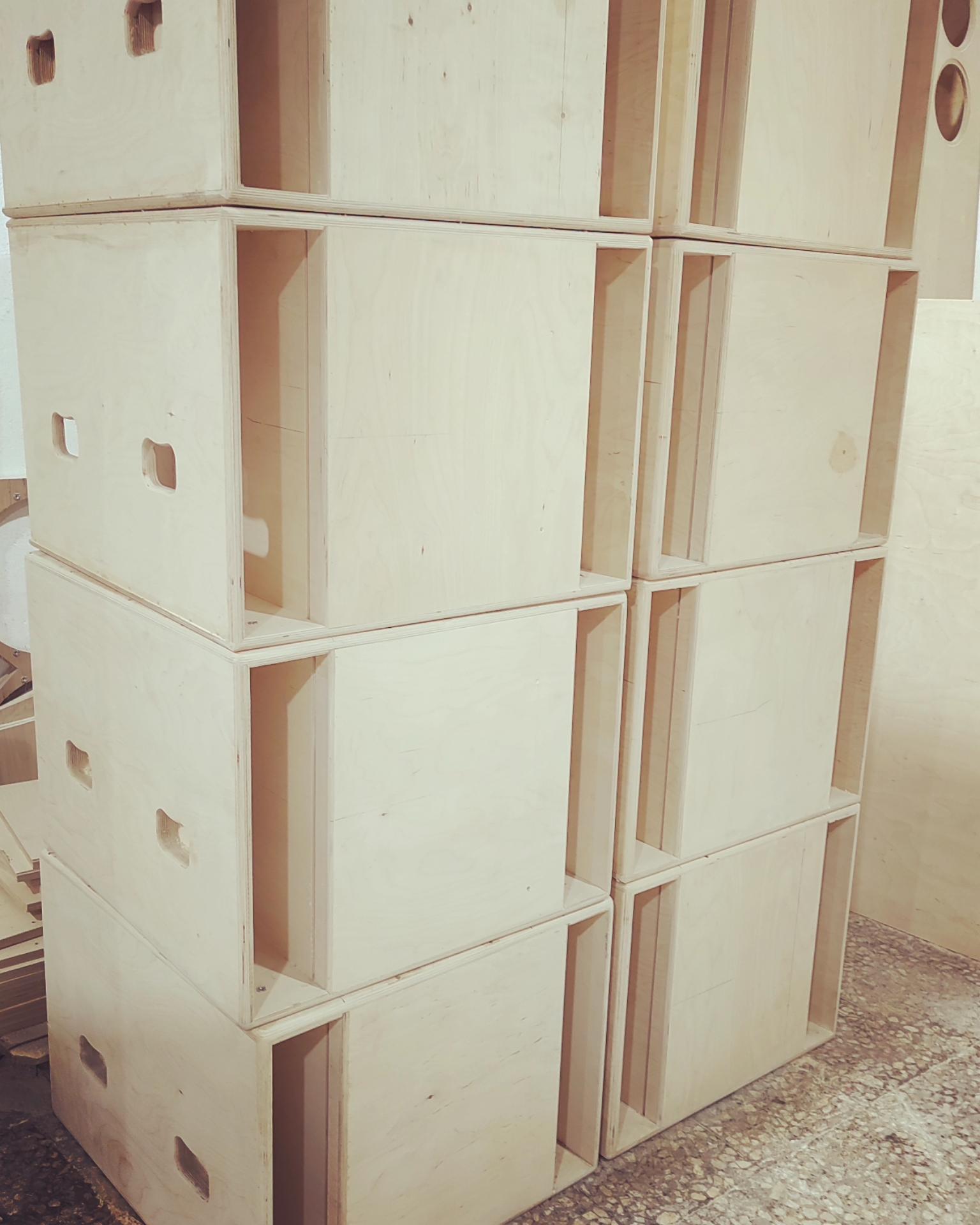 عکس کارگاه تولید باکس و بلندگو های حرفه ای آذربرا