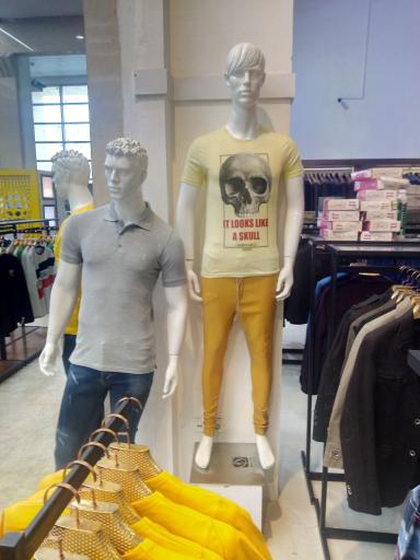 عکس فروشگاه لباس استانبول