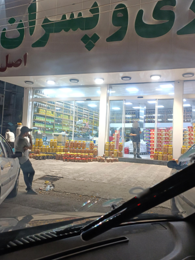 عکس زیتون حاج صفری و پسران