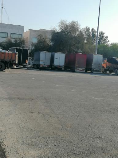 عکس پارکینگ کامیونداران