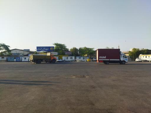 عکس پارکینگ کامیونداران