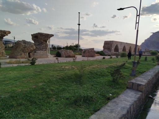 عکس پل شکسته (پل شاپوری)