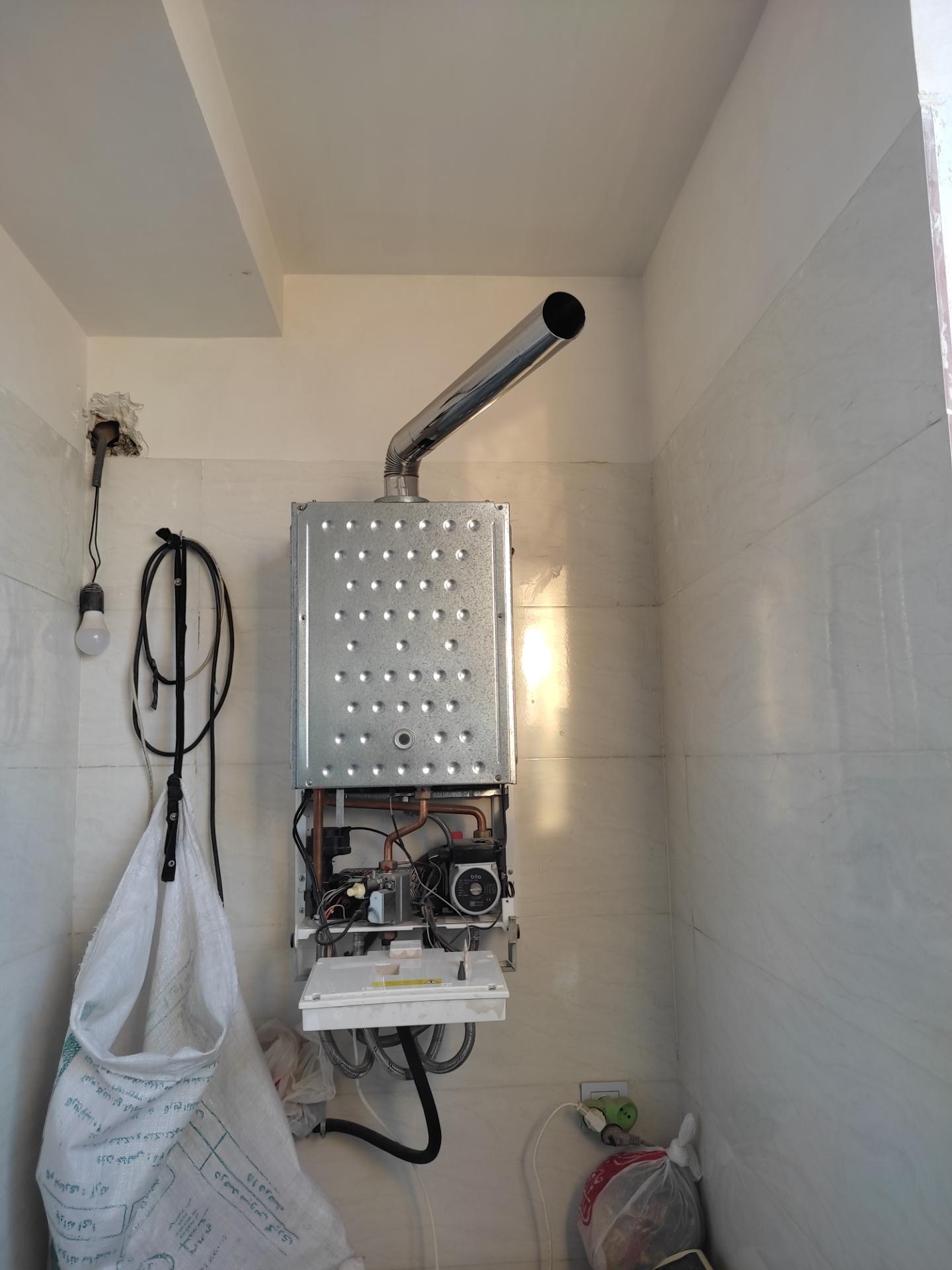 عکس تعمیرات و نصب کولر گازی و پکیج سرماسان