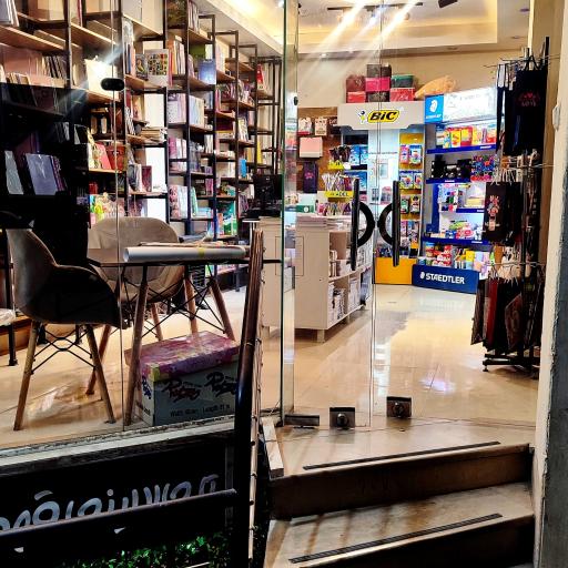 عکس کتابفروشی فندق