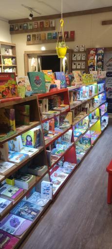 عکس پاتوق کتاب شعبه 3