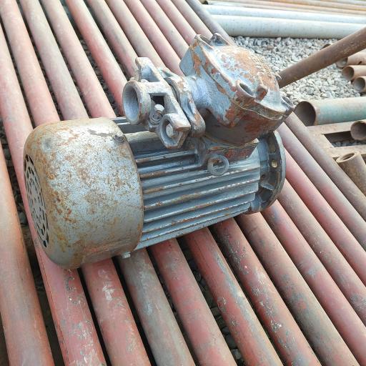 عکس مته فروشی عثمان