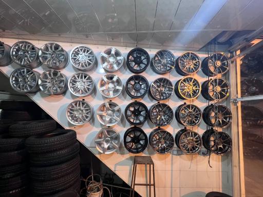 عکس فروشگاه لاستیک جواهری