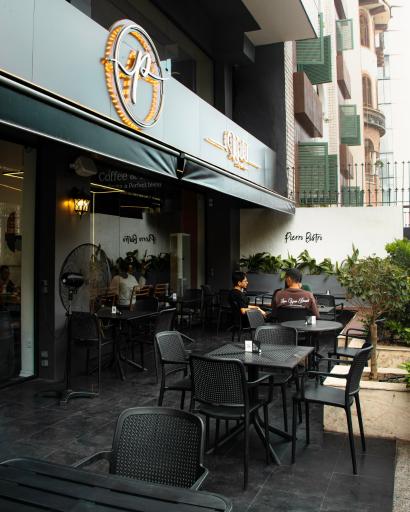 عکس پیرو بیسترو