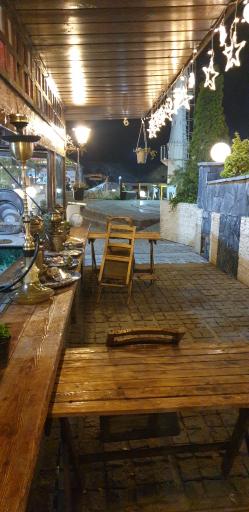 عکس کافی شاپ رنگین کمان VIP