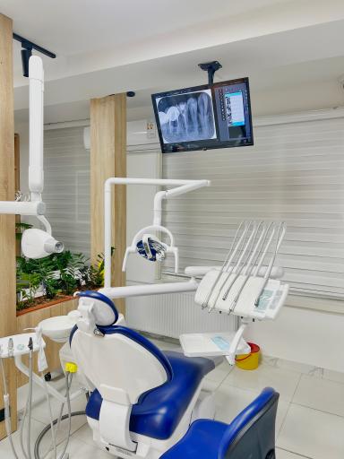 عکس دندانپزشکی دکتر محمدرضا صالحی 