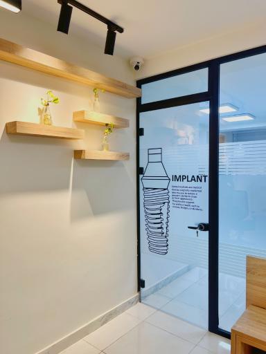 عکس دندانپزشکی دکتر محمدرضا صالحی 