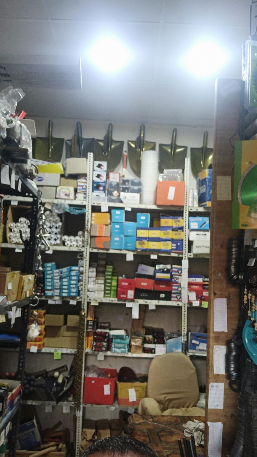 عکس ابزار فروشی باروتی