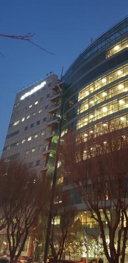 عکس کارگزاری مفید-اطلس