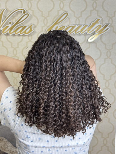 عکس سالن زیبایی نیلان