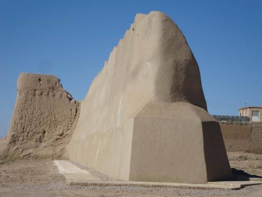 عکس دیوار بارو دامغان