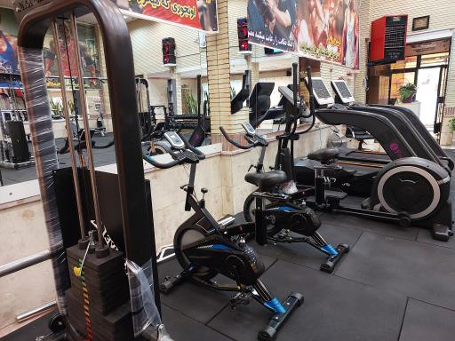 عکس باشگاه بدنسازی شهرک پارس