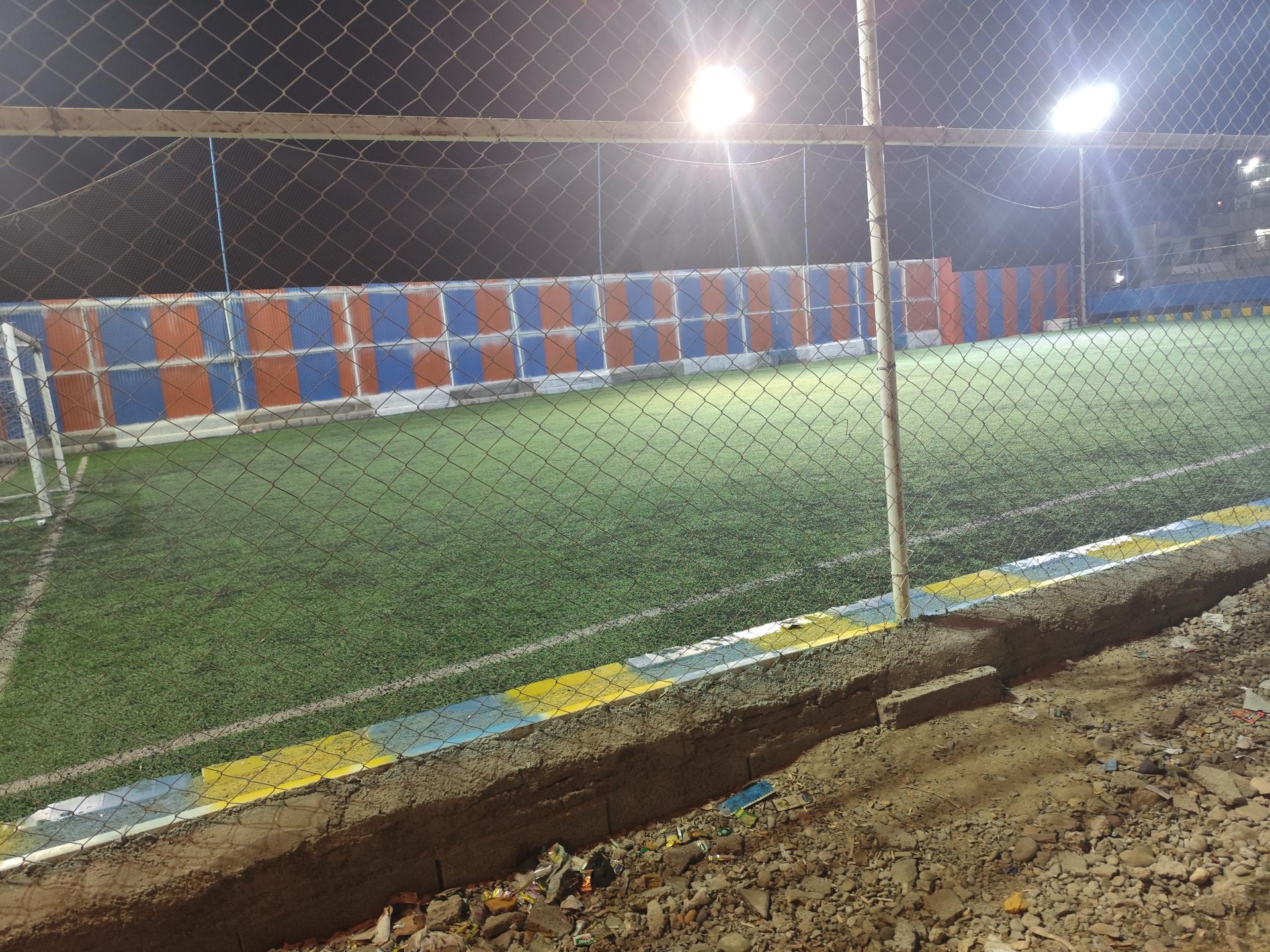 عکس چمن مصنوعی کورسر