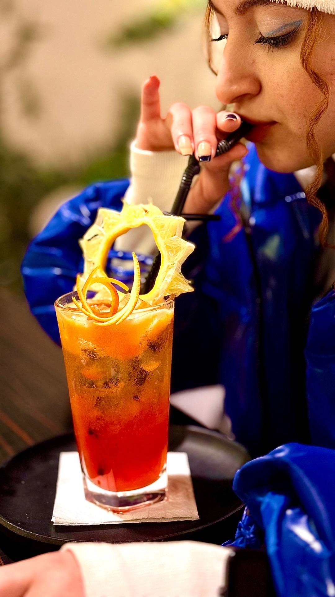 عکس عمارت رویان