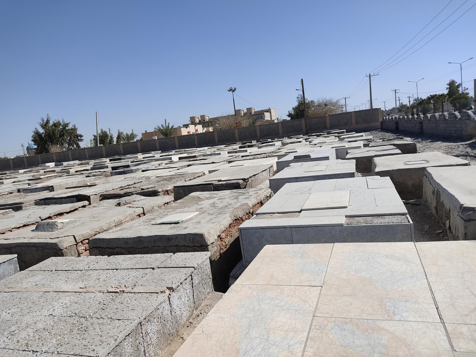 عکس آرامستان قدیم زابل