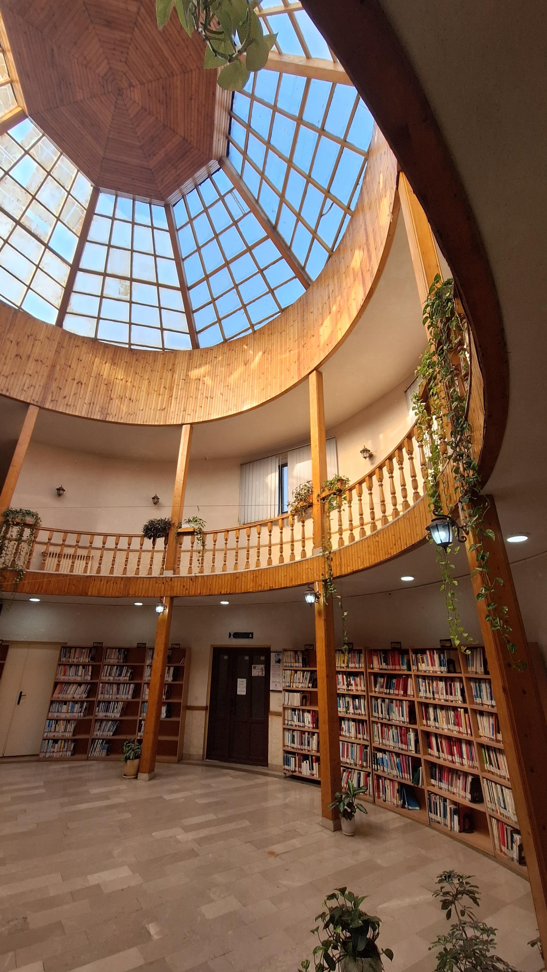 عکس کتابخانه شهیدان نجاریان